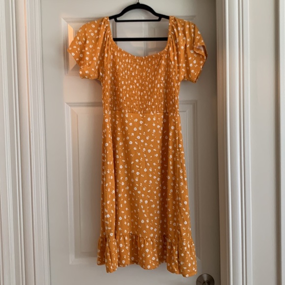 Justify yellow summer dress, size Large (Juniors) - Picture 4 of 4